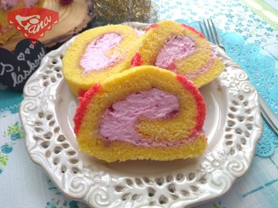 Gluten-free strawberry roll with hearts