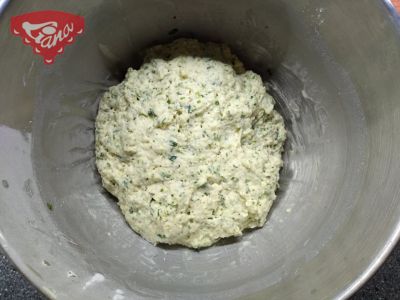 Gluten-free spinach knots