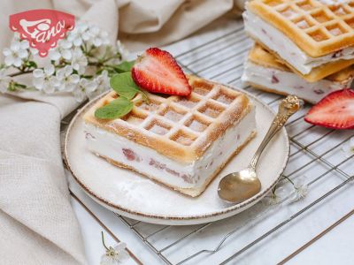 Gluten-free waffle dessert