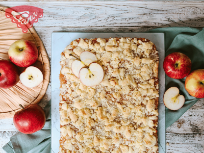 Quick gluten-free apple pie with crumble