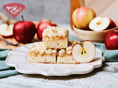 Quick gluten-free apple pie with crumble
