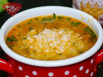 Vegetable soup with gluten-free letters