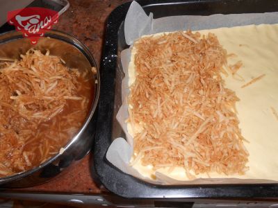 Glutenfreier geriebener Apfel oder Käsekuchen