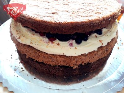 Gluten-free cake with mascarpone-chocolate filling