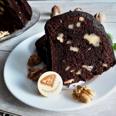 Bezglutenowe ciasto czekoladowe z orzechami włoskimi