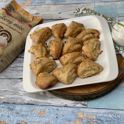 Gluten-free garlic-cheese pancakes