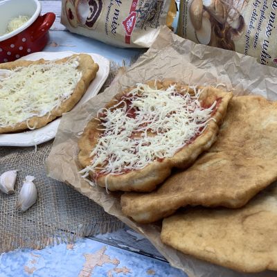 Gluten-free langoustines from dough in the refrigerator