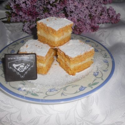 Bezlepkový mrkvový linzer s tvarohem