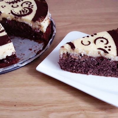 Glutenfreier Rhabarberkuchen mit Erdbeermarmelade