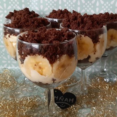 Glutenfreier Maulwurfskuchen im Glas