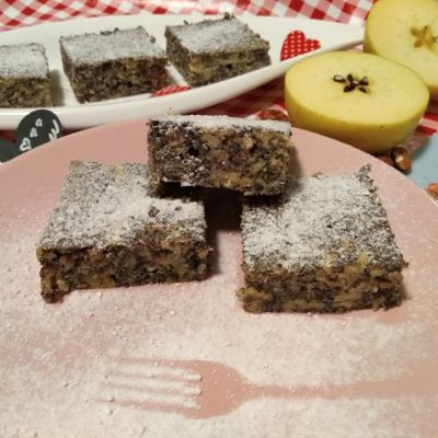 Gluténmentes mák - alma kocka