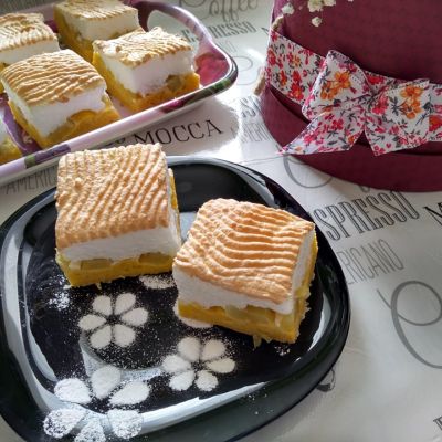 Bezlepkový reveňový koláč se sněhem