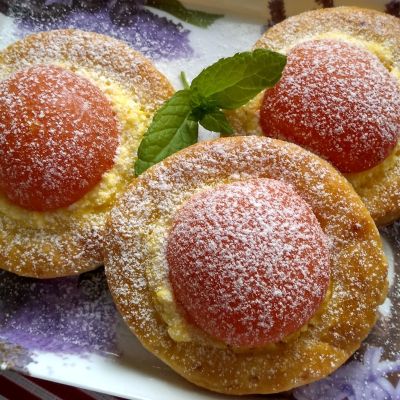 Kynuté bezlepkové tvarohové koláče s meruňkou