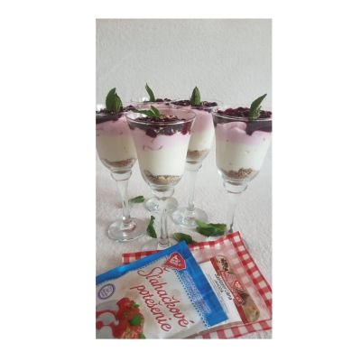 Cheesecake ve sklenici