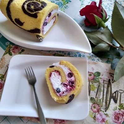 Gluténmentes túrós tekercs ribizlivel