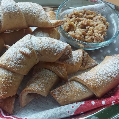 Gluténmentes ropogós almás tekercs