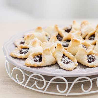 Gluten-free shortcakes with jam