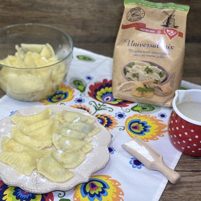 Gluténmentes piték túróval és lekvárral