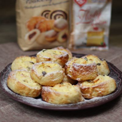 Gluten-free custard-curd snails