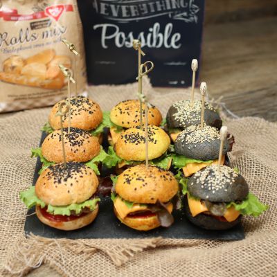 Perfect grilling with gluten-free mini hamburgers