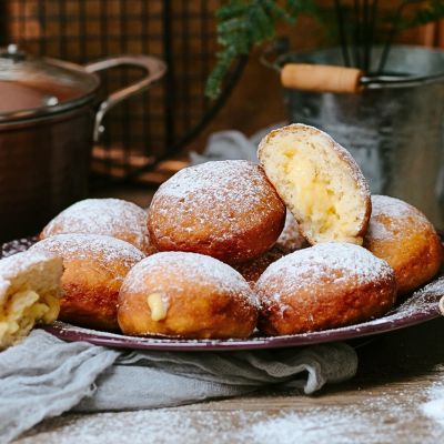 Gluten-Free Donuts Filled with Vanilla Pudding