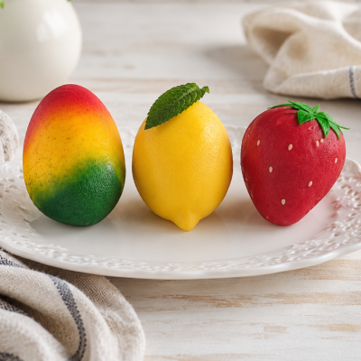 Dezerty v tvare ovocia: jahoda, mango a citrón s ovocnou náplňou
