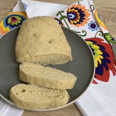 Bezlepkový vařený knedlík