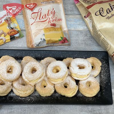 First-class gluten-free wreaths from baked dough