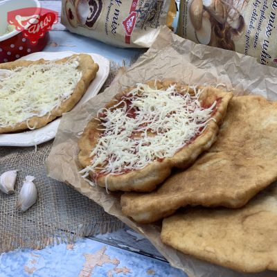 Gluten-free langoustines from dough in the refrigerator