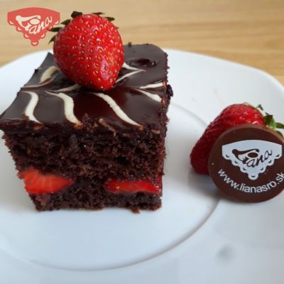 Gluten-free chocolate cubes with pieces of strawberries