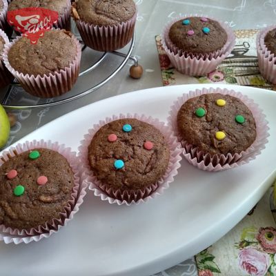 Gluten-free gingerbread muffins with apples