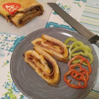Gluten-free pizza strudel