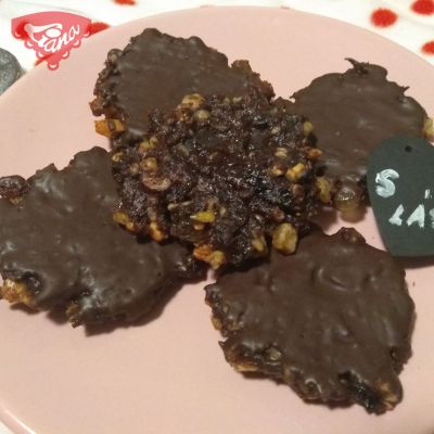 Gluten-free cocoa-cinnamon Moroccan cookies