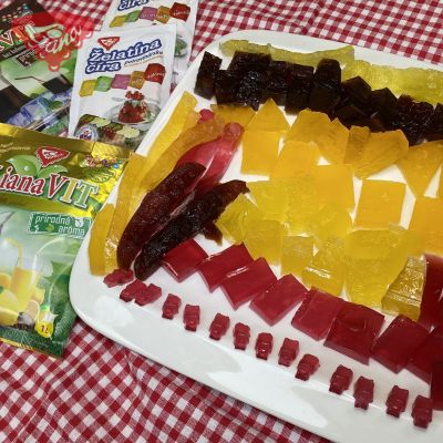 Homemade vitamin gelatin candies - without artificial colors