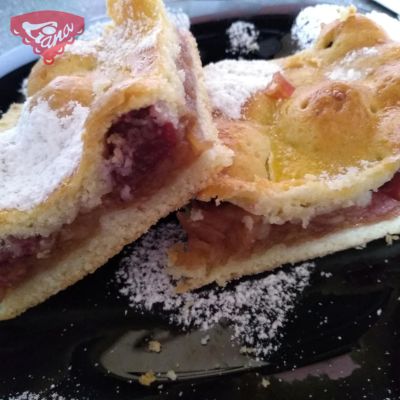 Gluten-free apple pie with cherries