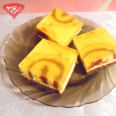 Gluten-free gelatin cake with roll