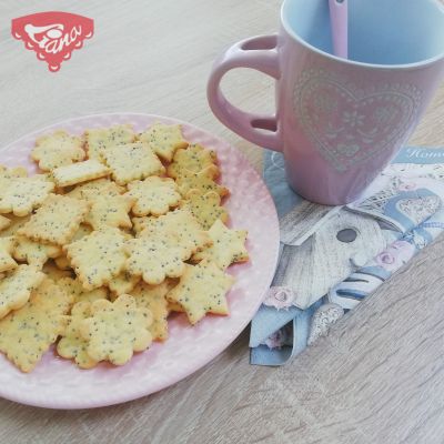 Gluten-free poppy seed crackers