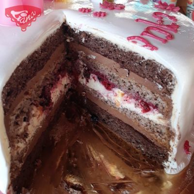 Gluten-free cake with mascarpone-chocolate filling