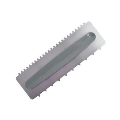 Cremespatel mit Kanten und Spitzen aus Edelstahl