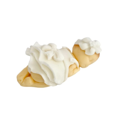 Baby mit weißem Rock