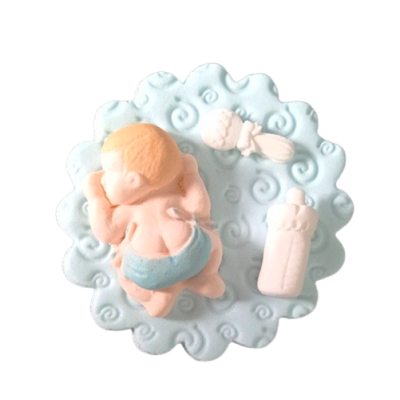 Baby mit Flasche blau