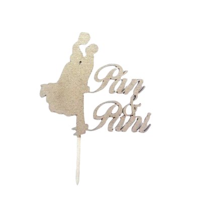 Gravur der Braut in den Armen des Bräutigams mit der Aufschrift Mr &amp; Mrs - Holz, goldfarben