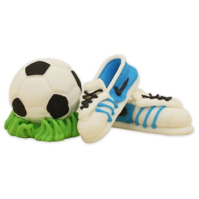 4 cm átmérőjű fűszállal és kék futballcipővel ellátott focilabda