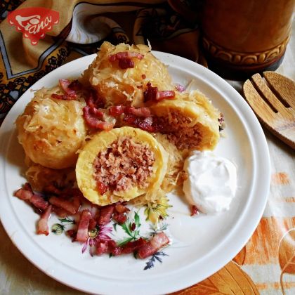 Glutenfreie Bällchen mit geräuchertem Fleisch