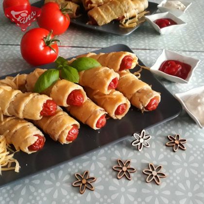 Sausages in a gluten-free puff pastry dough