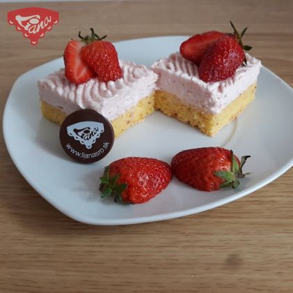 Gluten-free strawberry cut