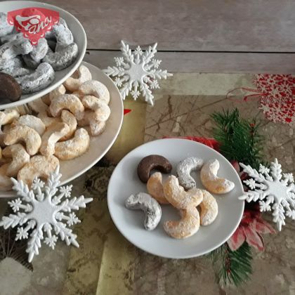 Gluten-free Christmas pudding rolls