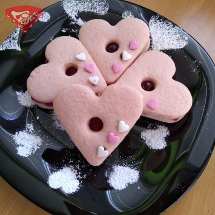 Gluten-free raspberry hearts