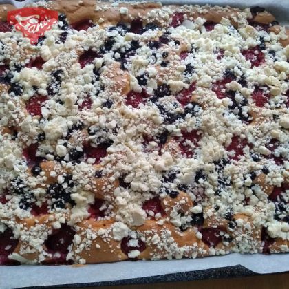 Glutenfreier Obstkuchen mit Streuseln