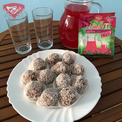 Coconut balls with raspberry drink LIANAVIT